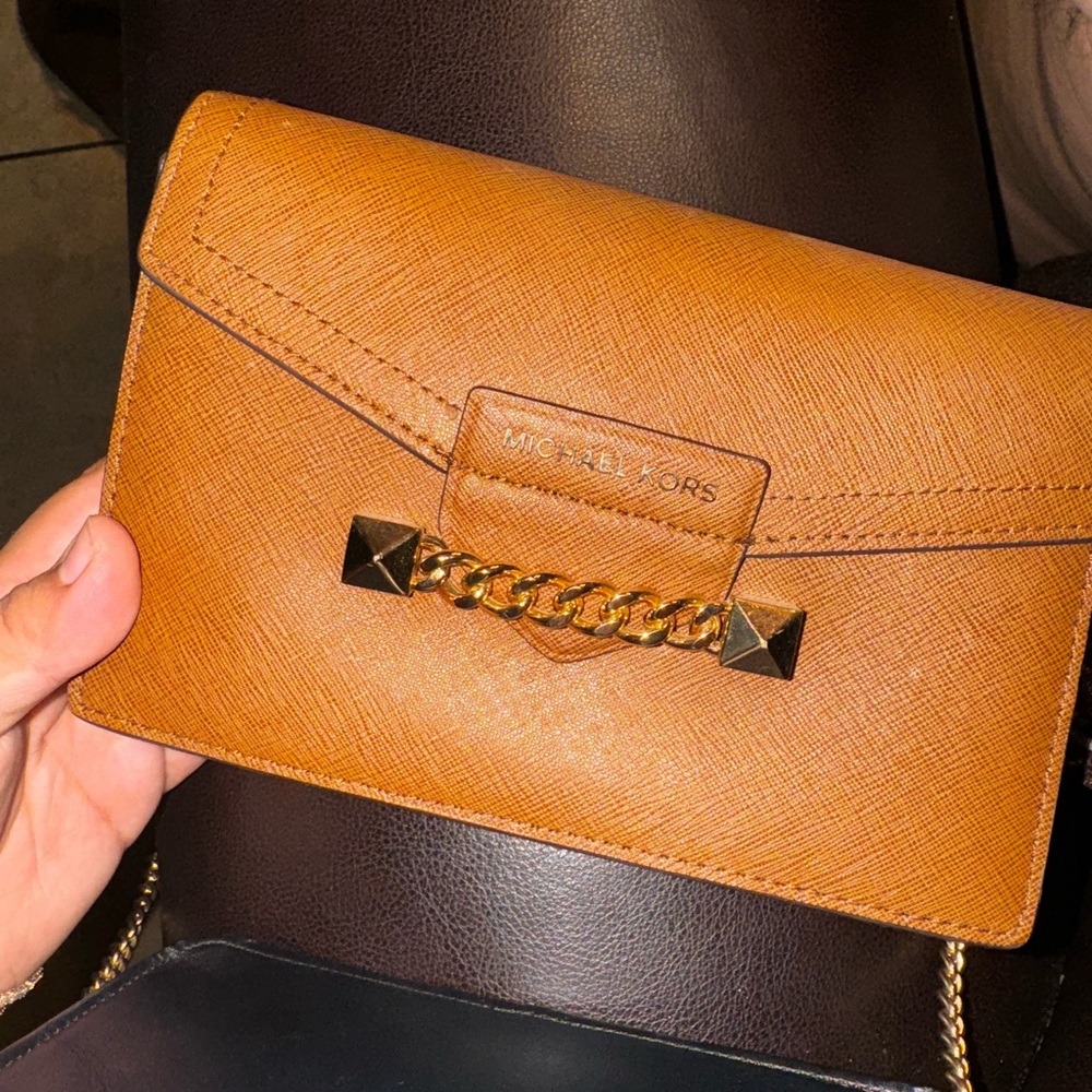 Michael kors crossbody
